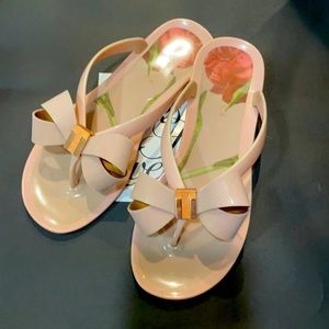 Ted Baker cute flip flop